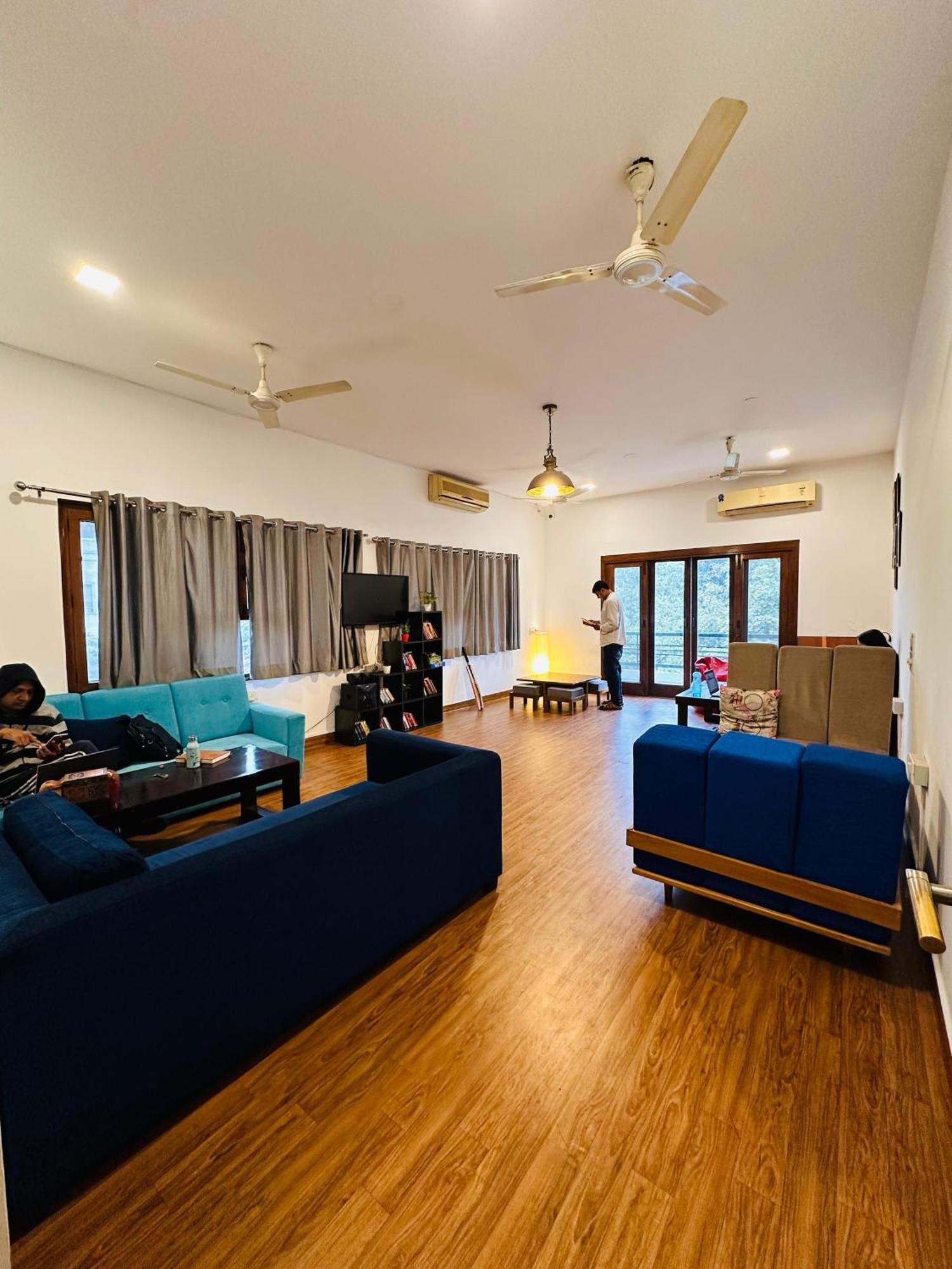 A Sleepy Fox Hostel New Delhi Ngoại thất bức ảnh